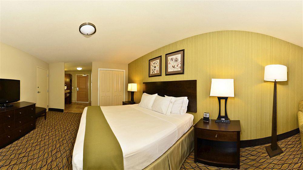 Holiday Inn Express & Suites - Williston By Ihg Exterior foto