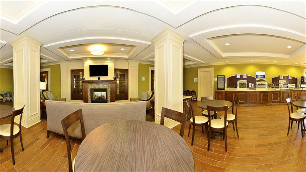 Holiday Inn Express & Suites - Williston By Ihg Exterior foto