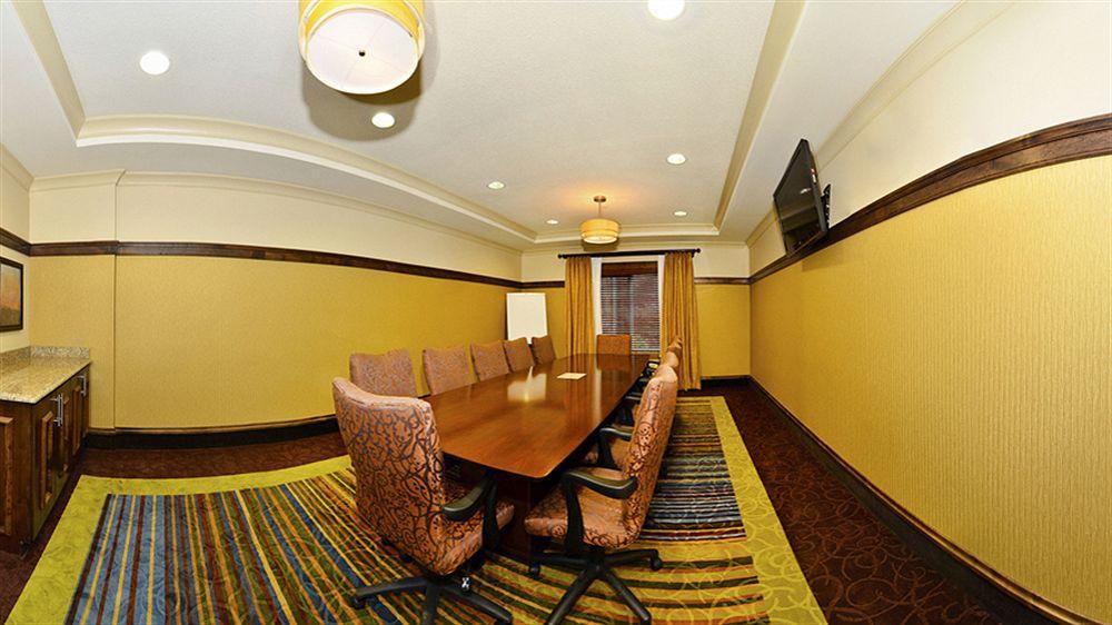 Holiday Inn Express & Suites - Williston By Ihg Exterior foto