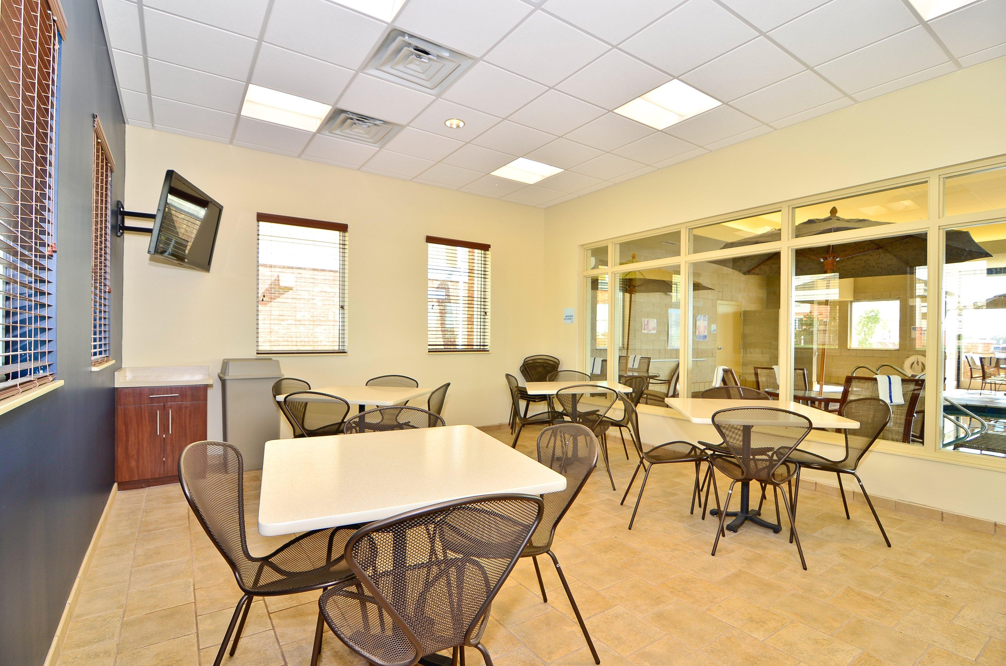 Holiday Inn Express & Suites - Williston By Ihg Exterior foto