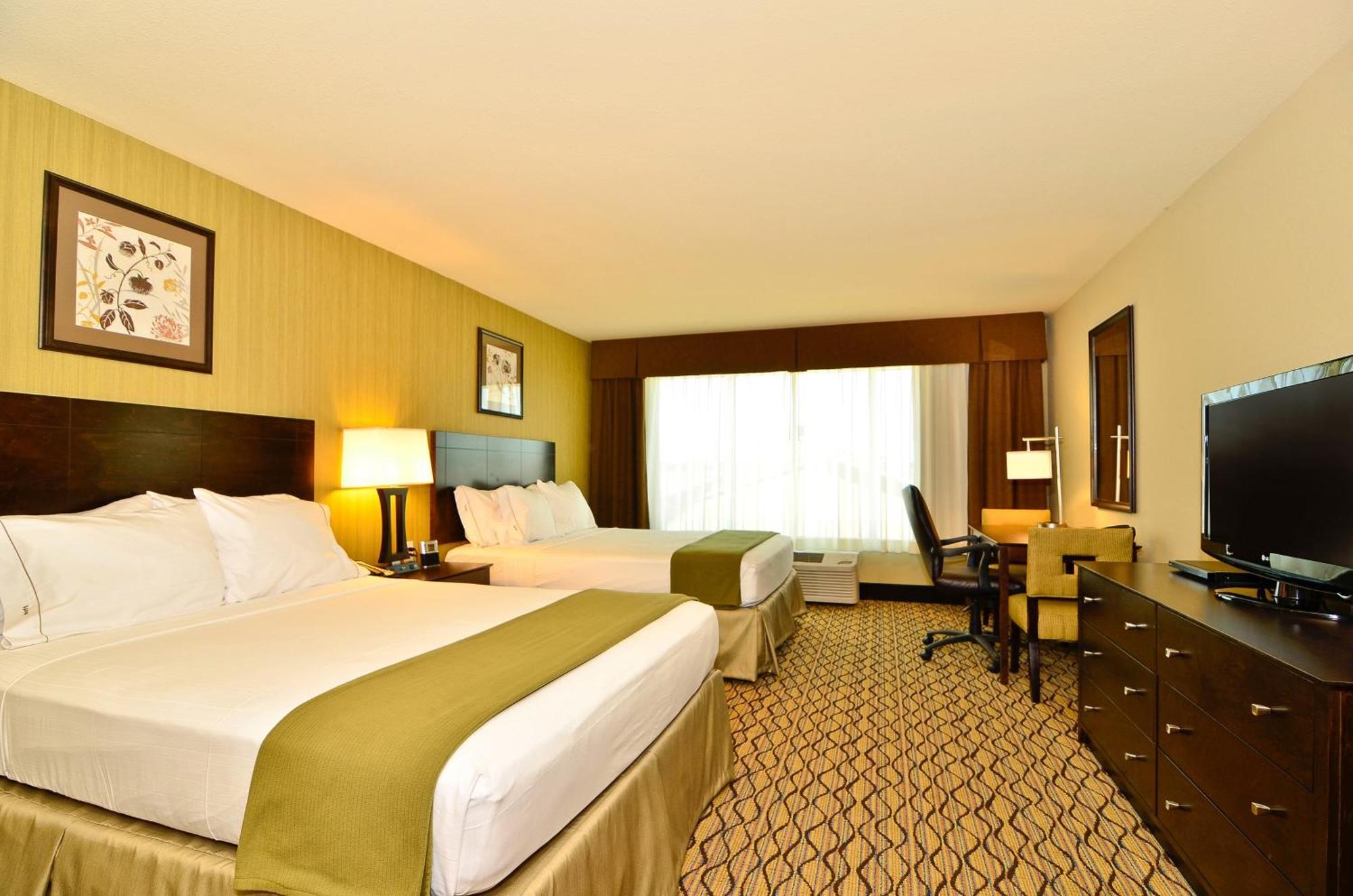 Holiday Inn Express & Suites - Williston By Ihg Exterior foto