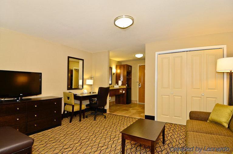 Holiday Inn Express & Suites - Williston By Ihg Habitación foto